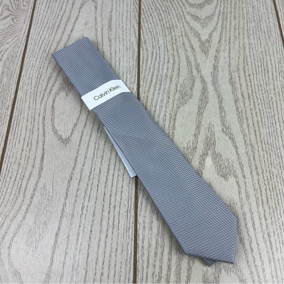 597 - Calvin Klein Tie Grey Pattern 040 CK21100082 Silk Blend MSRP $69.50 - Picture 1 of 5